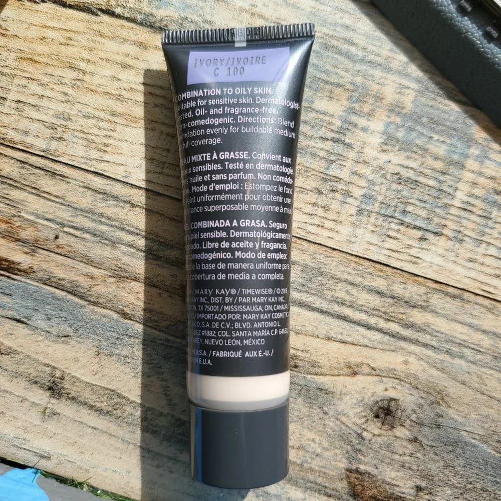 Ivory C 100 Matte 3D Foundation - Combo to Oily Skin - Timewise Mary Kay